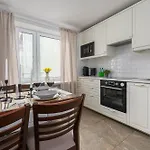 Cozy With Balcony Near Muzeum Zycia Apartment