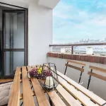 Cozy With Balcony Near Muzeum Zycia *