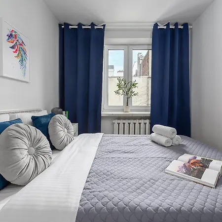 Cozy With Balcony Near Muzeum Zycia Appartement *