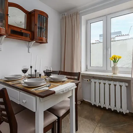 Cozy With Balcony Near Muzeum Zycia Appartement *