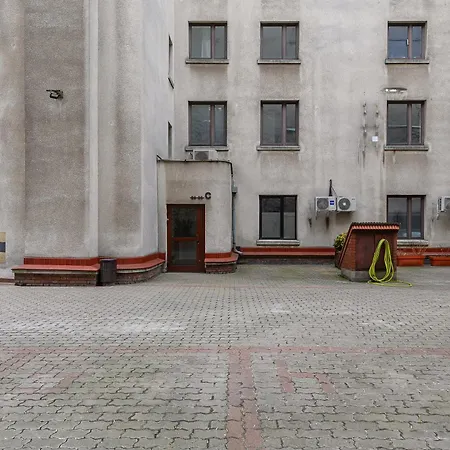 Cozy With Balcony Near Muzeum Zycia * وارسو