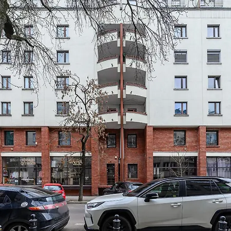 Cozy With Balcony Near Muzeum Zycia Apartamento *