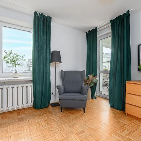 Apartment Cozy With Balcony Near Muzeum Zycia Warsaw